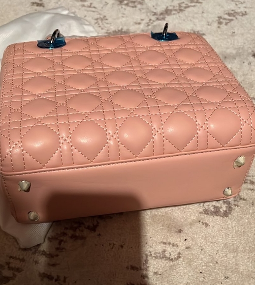 Beautiful pink leather LD bag - Picture 2 of 4